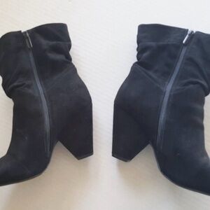 TORRID Sz 10 Ankle Boots Faux Suede